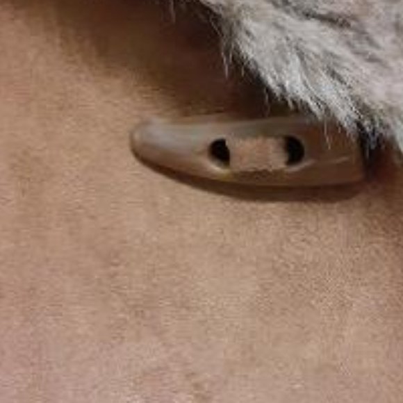 Faded Glory Buckskin Brown Faux Suede and Fur Vest - Picture 6 of 7